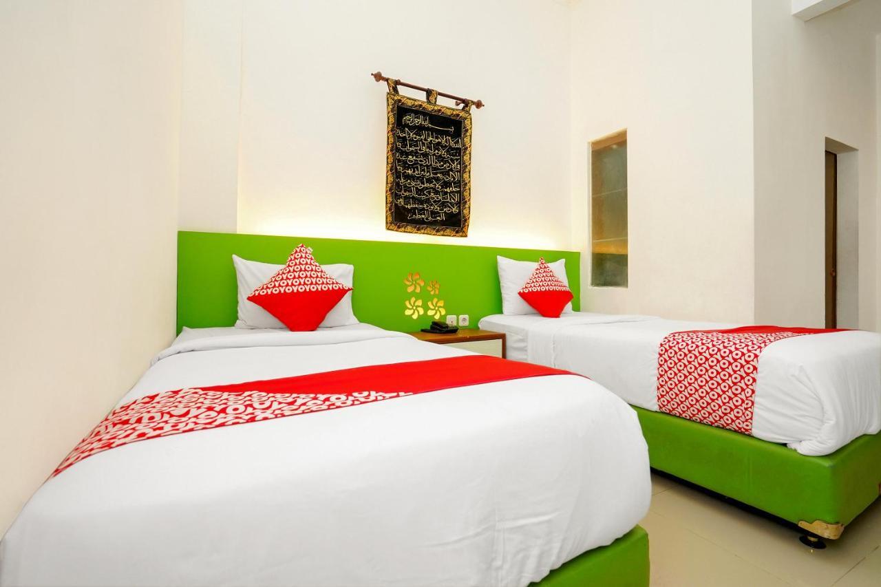 Oyo 231 Hotel Andita Syariah Surabaya Exterior photo
