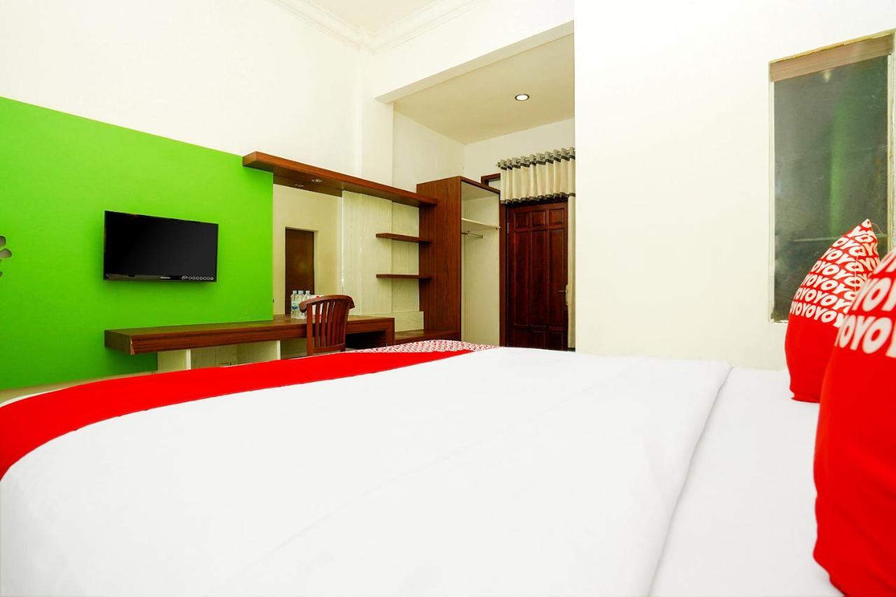 Oyo 231 Hotel Andita Syariah Surabaya Exterior photo