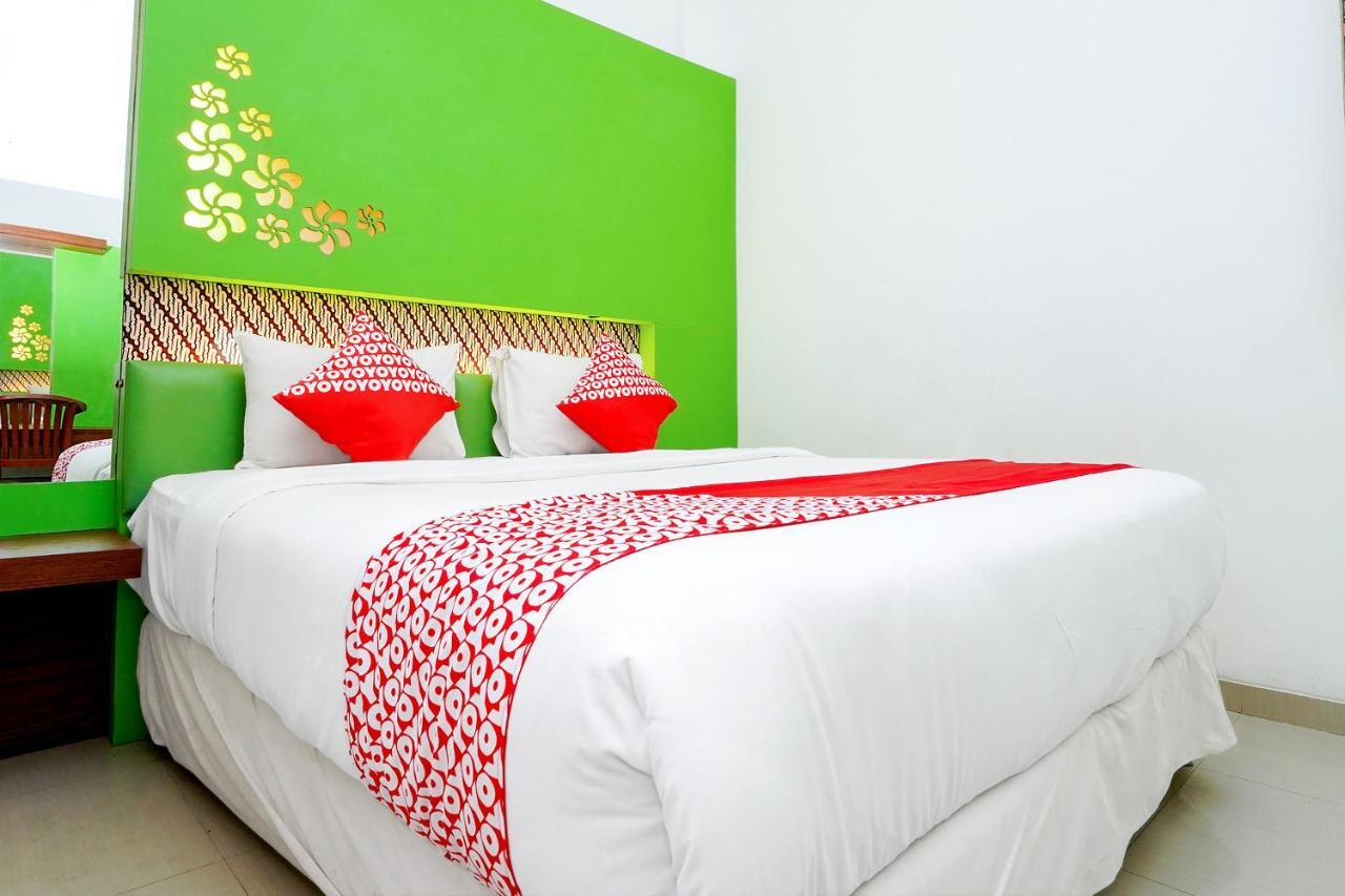 Oyo 231 Hotel Andita Syariah Surabaya Exterior photo